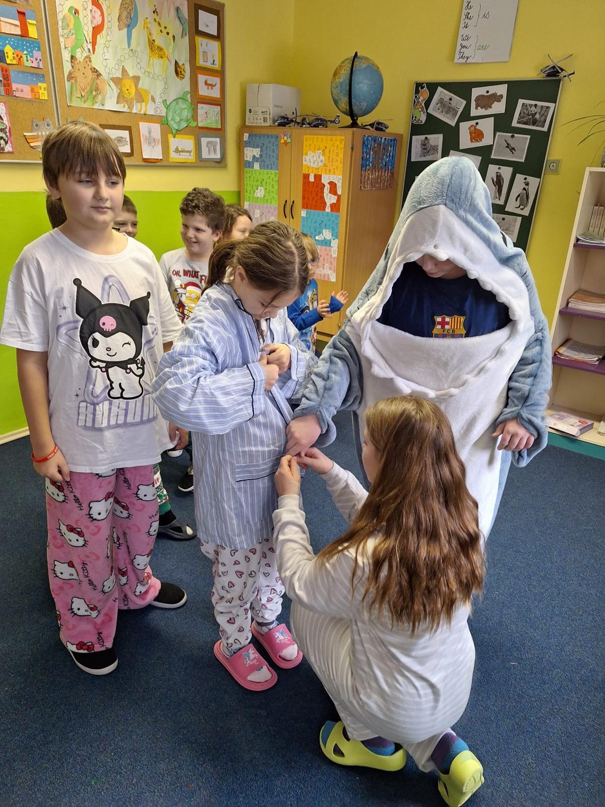 Pyžamový den plný smíchu a spolupráce